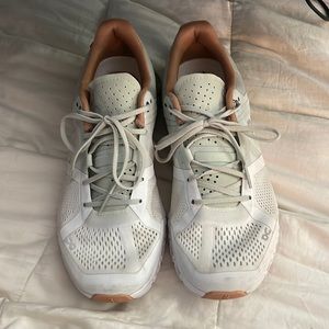 Cloud Flow Running Shoe. Color: Aloe/White